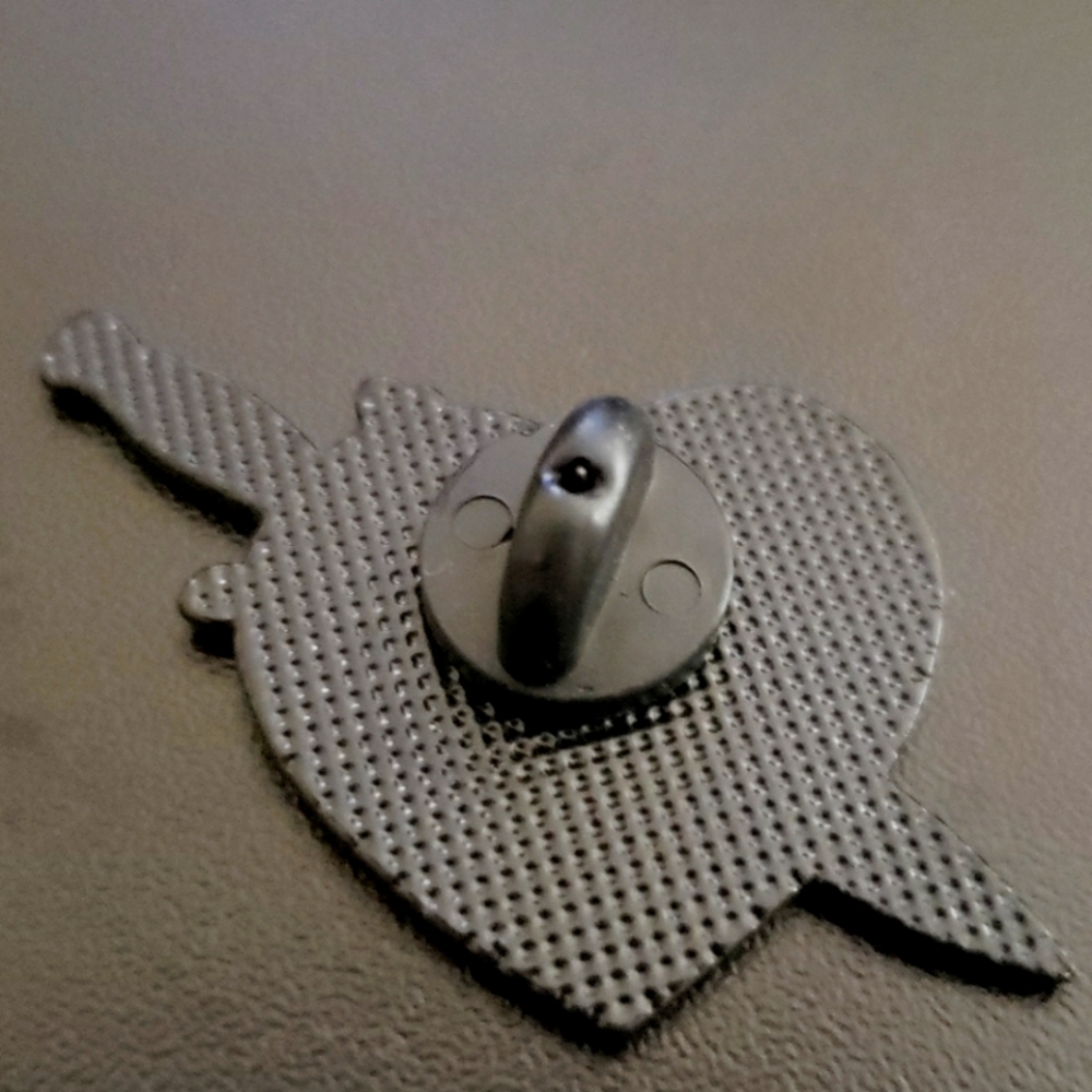 *SOLD* ⚡Host Pick⚡ 🦝 BNWOT Deadly love pin - Picture 3 of 4